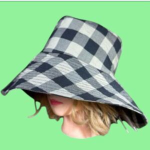NWT Janessa Leone’ Darcey Bucket Hat Blue and Cream Buffalo Plaid sz L